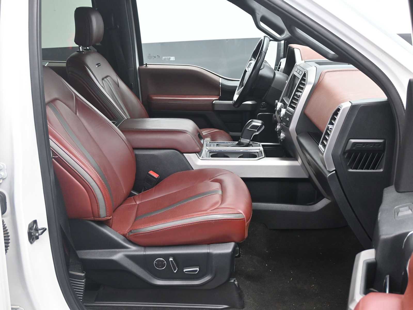 Used 2020 Ford F150 Platinum w/ Equipment Group 701A Luxury image 12