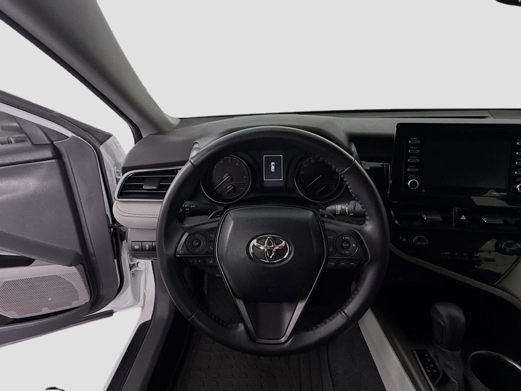 Used 2023 Toyota Camry SE w/ Convenience Package image 11