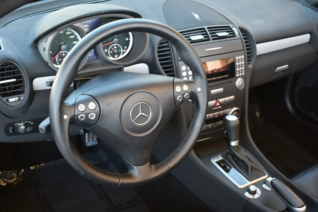 Used 2006 Mercedes-Benz SLK 55 AMG image 12