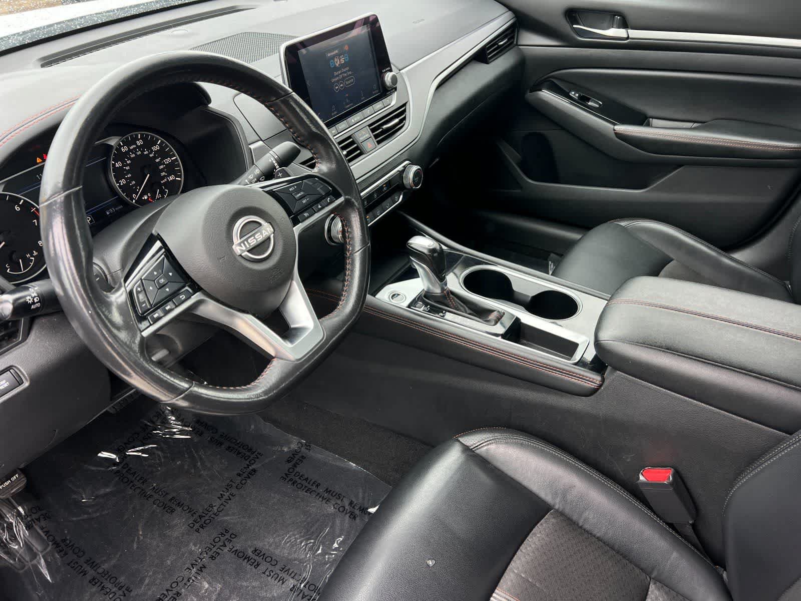 Used 2024 Nissan Altima 2.5 SR FWD image 12