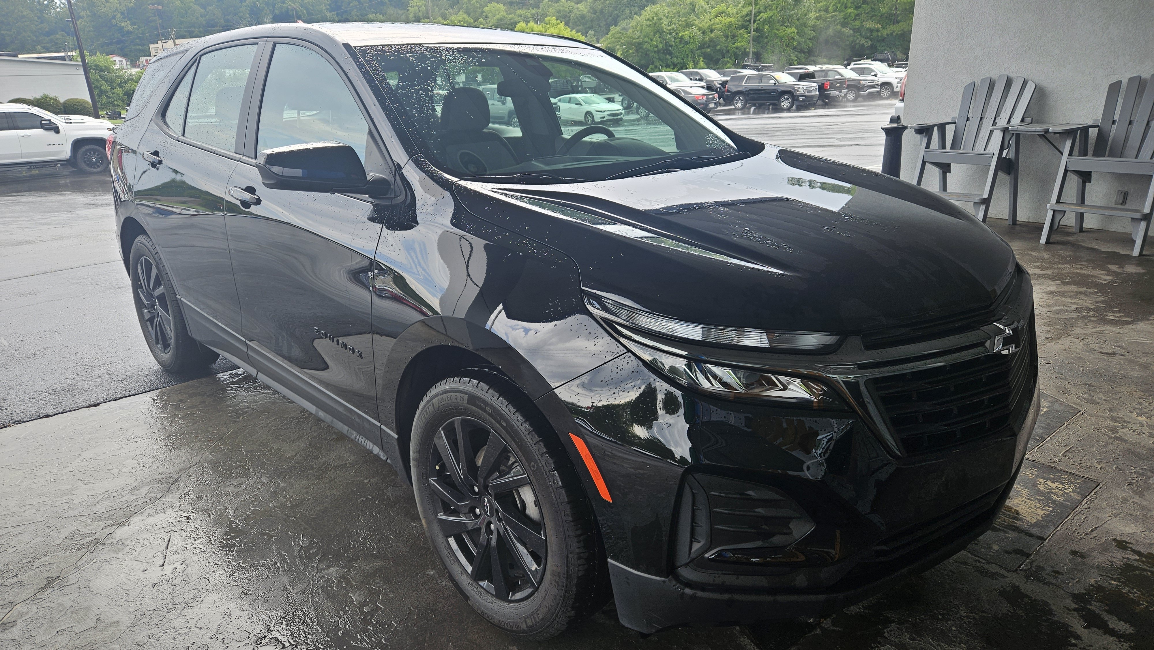 Used 2024 Chevrolet Equinox LS w/ Midnight Edition FWD image 4