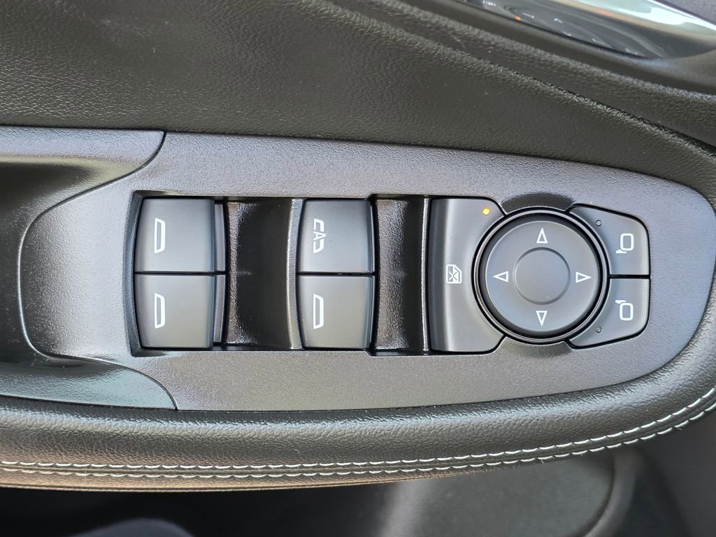 Used 2025 Buick Encore GX Preferred AWD/4WD image 13