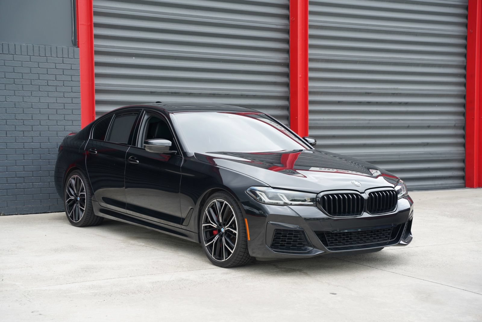 Used 2021 BMW M550i xDrive w/ Executive Package AWD/4WD image 3