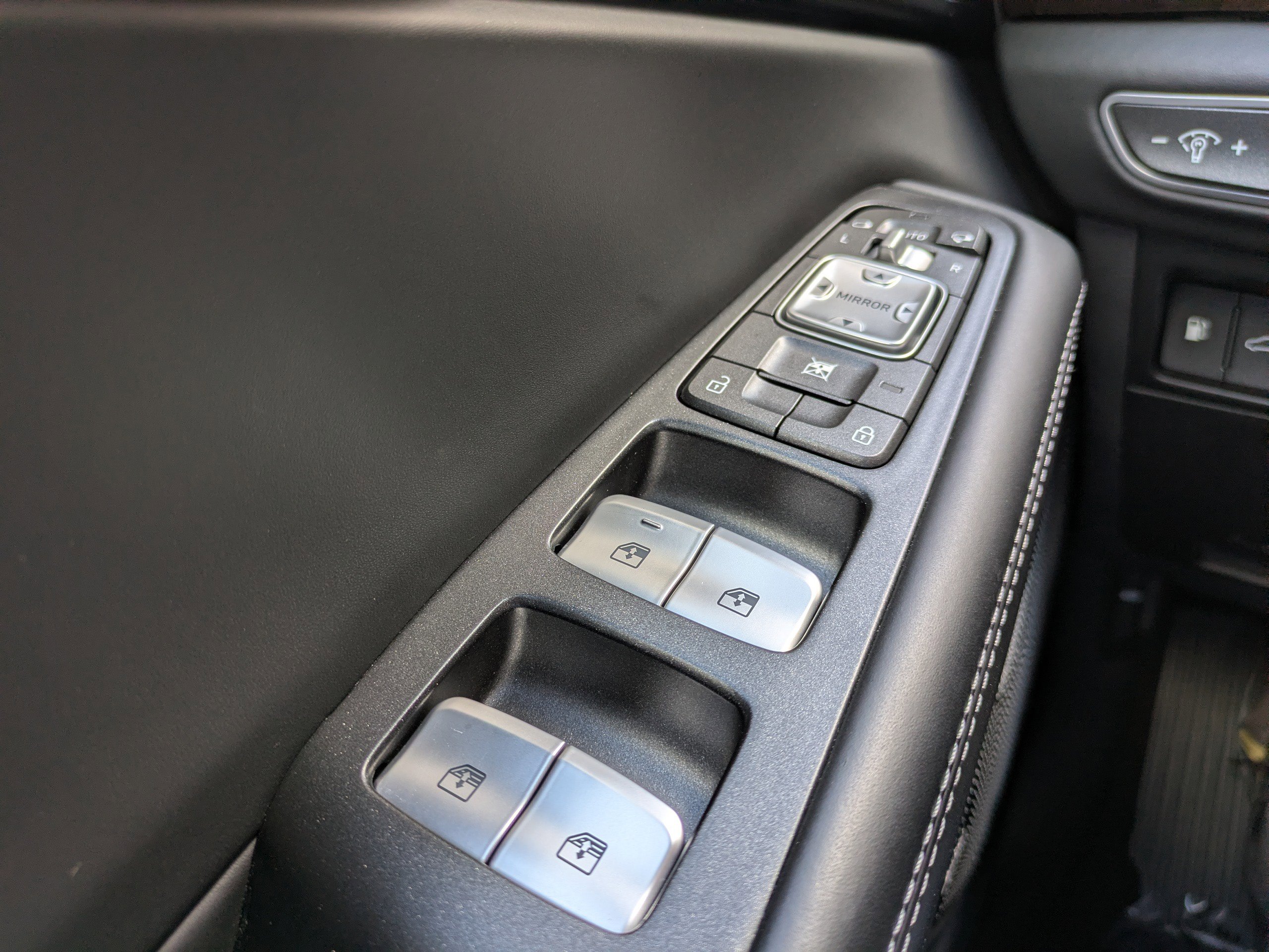 Used 2018 Genesis G90 3.3T Premium image 21