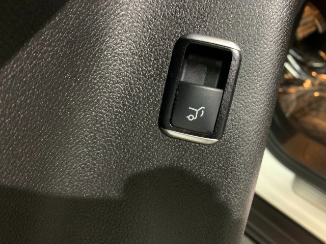 Used 2017 Mercedes-Benz GLE 63 AMG 4MATIC image 31