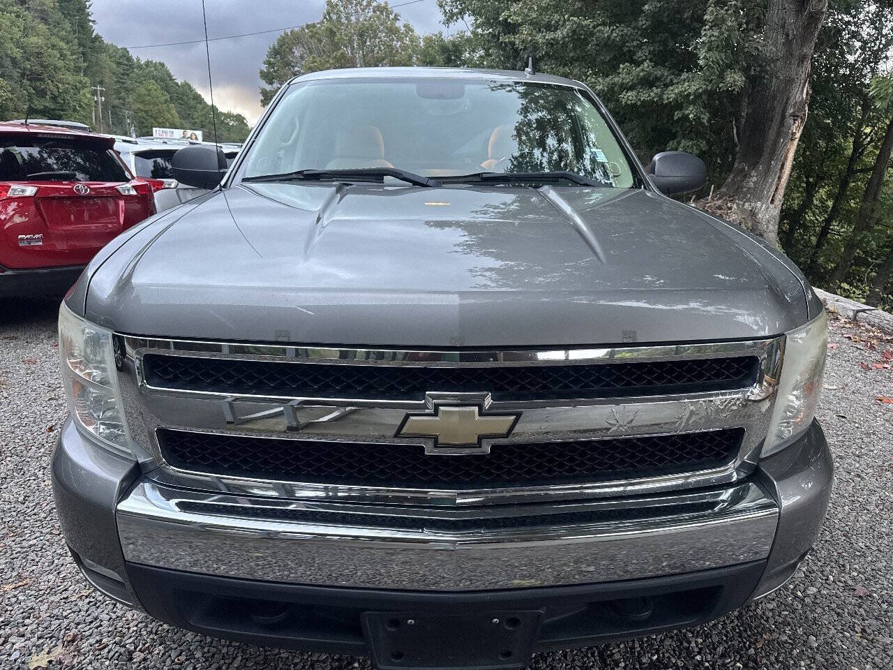Used 2007 Chevrolet Silverado 1500 LT w/ 1LT Convenience Package AWD/4WD image 2