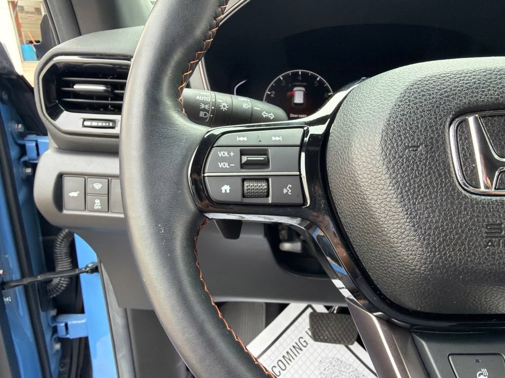 Used 2025 Honda Pilot TrailSport image 32