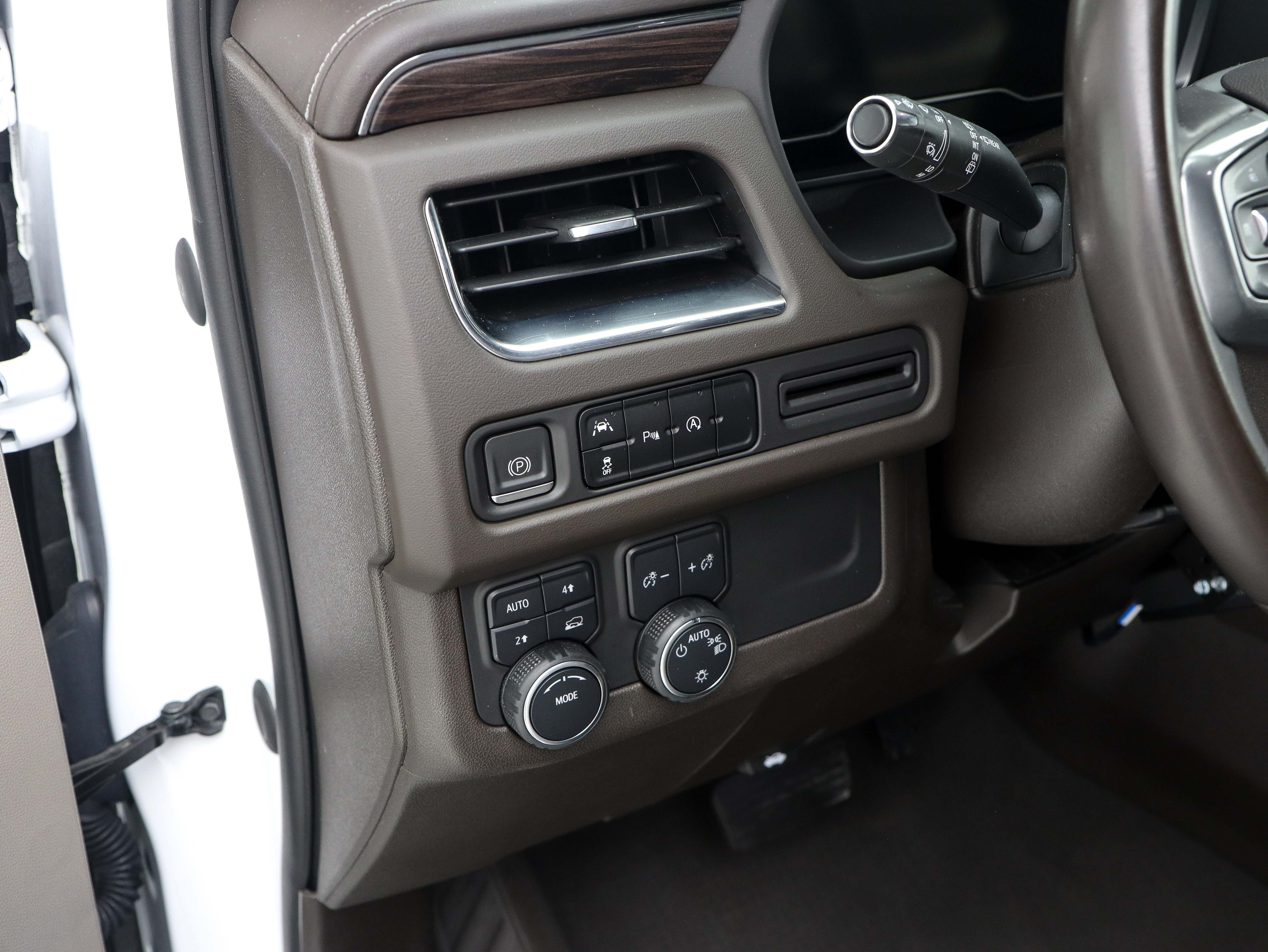 Used 2023 Chevrolet Suburban LT AWD/4WD image 24