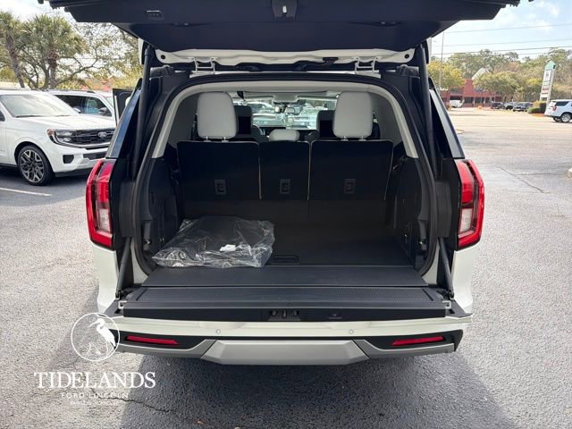 New 2026 Ford Expedition Platinum w/ Platinum Ultimate Package image 11
