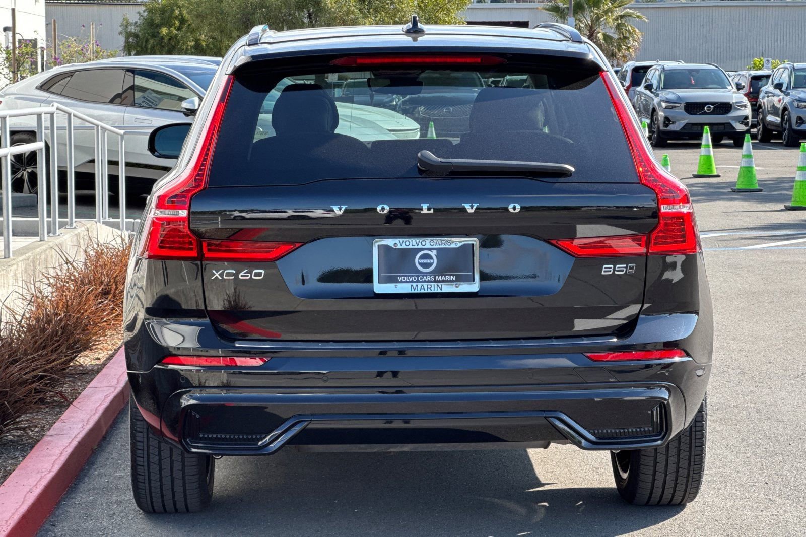 Used 2024 Volvo XC60 B5 Plus w/ Protection Package Premier AWD/4WD image 8