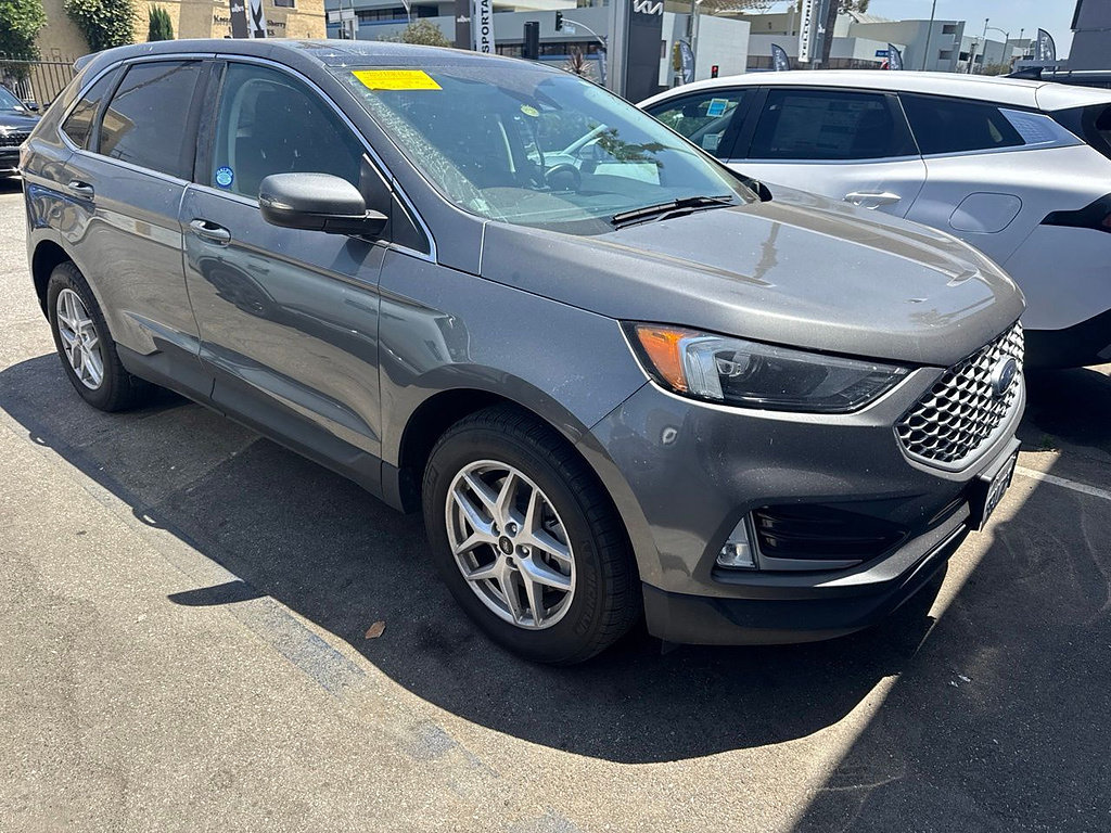 Used 2023 Ford Edge SEL w/ Convenience Package AWD/4WD image 4