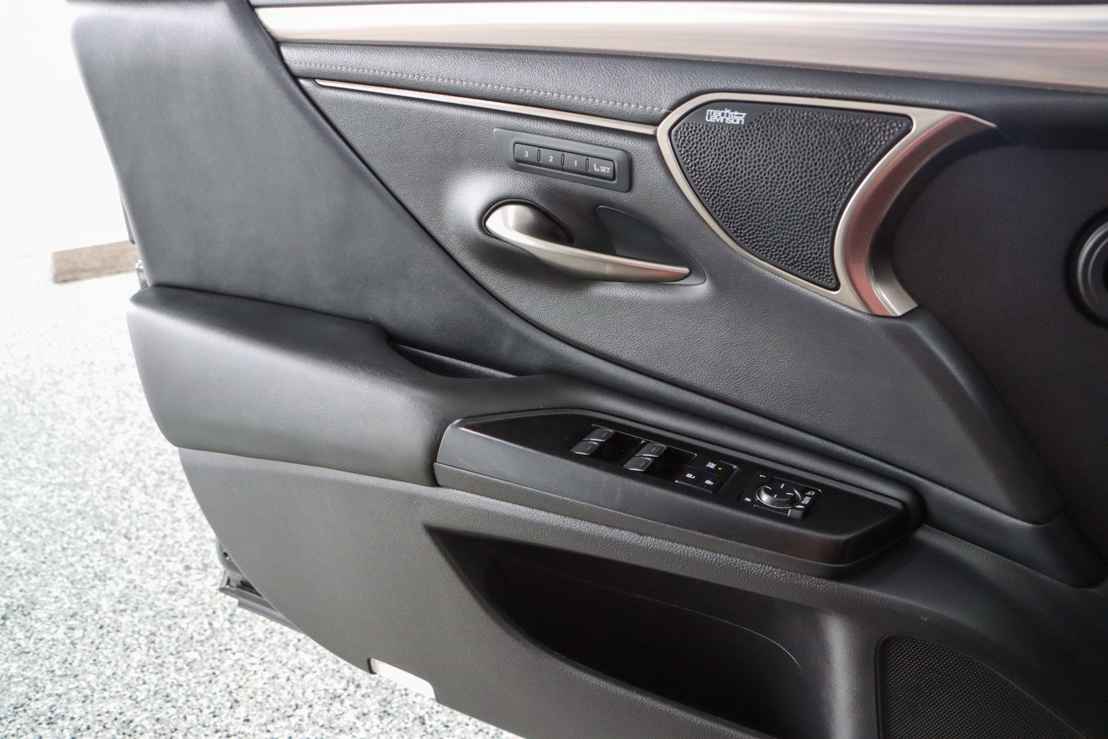 Used 2021 Lexus ES 350 F Sport w/ Accessory Package 2 FWD image 22