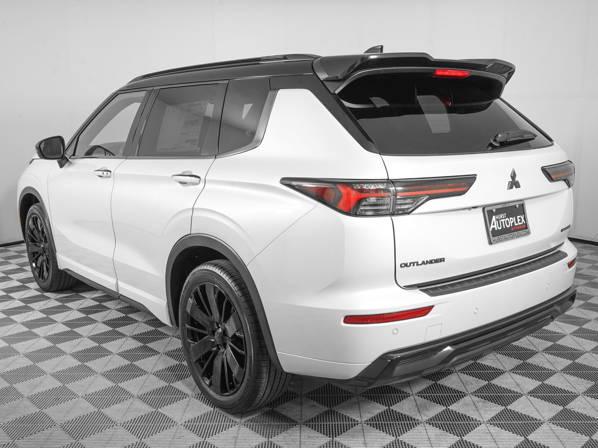 New 2026 Mitsubishi Outlander SEL Black Edition FWD image 4