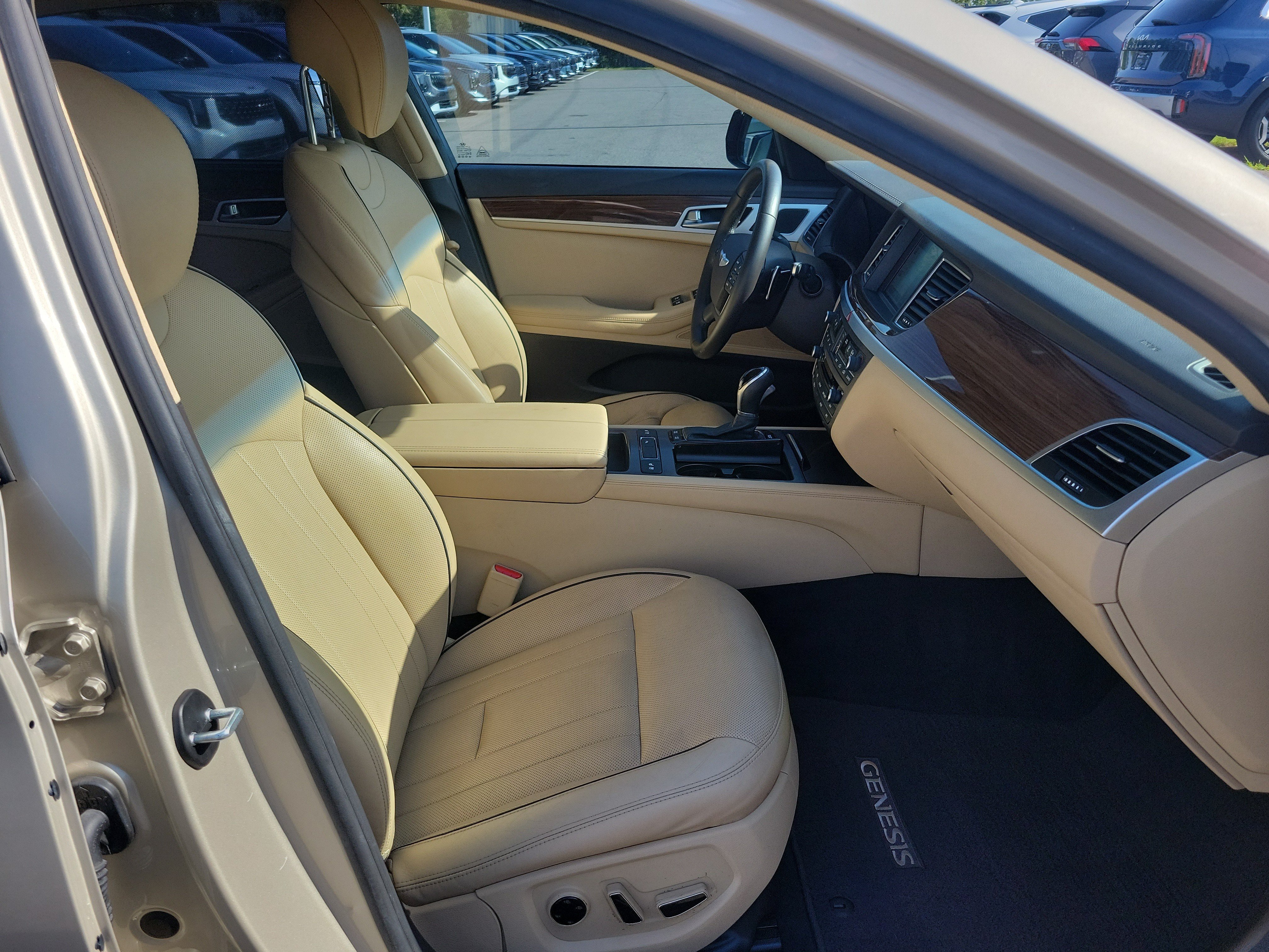 Used 2015 Hyundai Genesis 3.8 w/ Option Group 03 RWD image 7