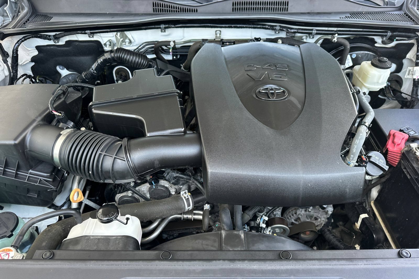 Used 2020 Toyota Tacoma SR5 AWD/4WD image 23