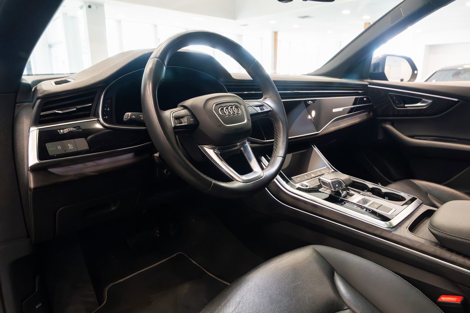 Used 2021 Audi Q8 Premium Plus w/ Premium Plus Package image 7