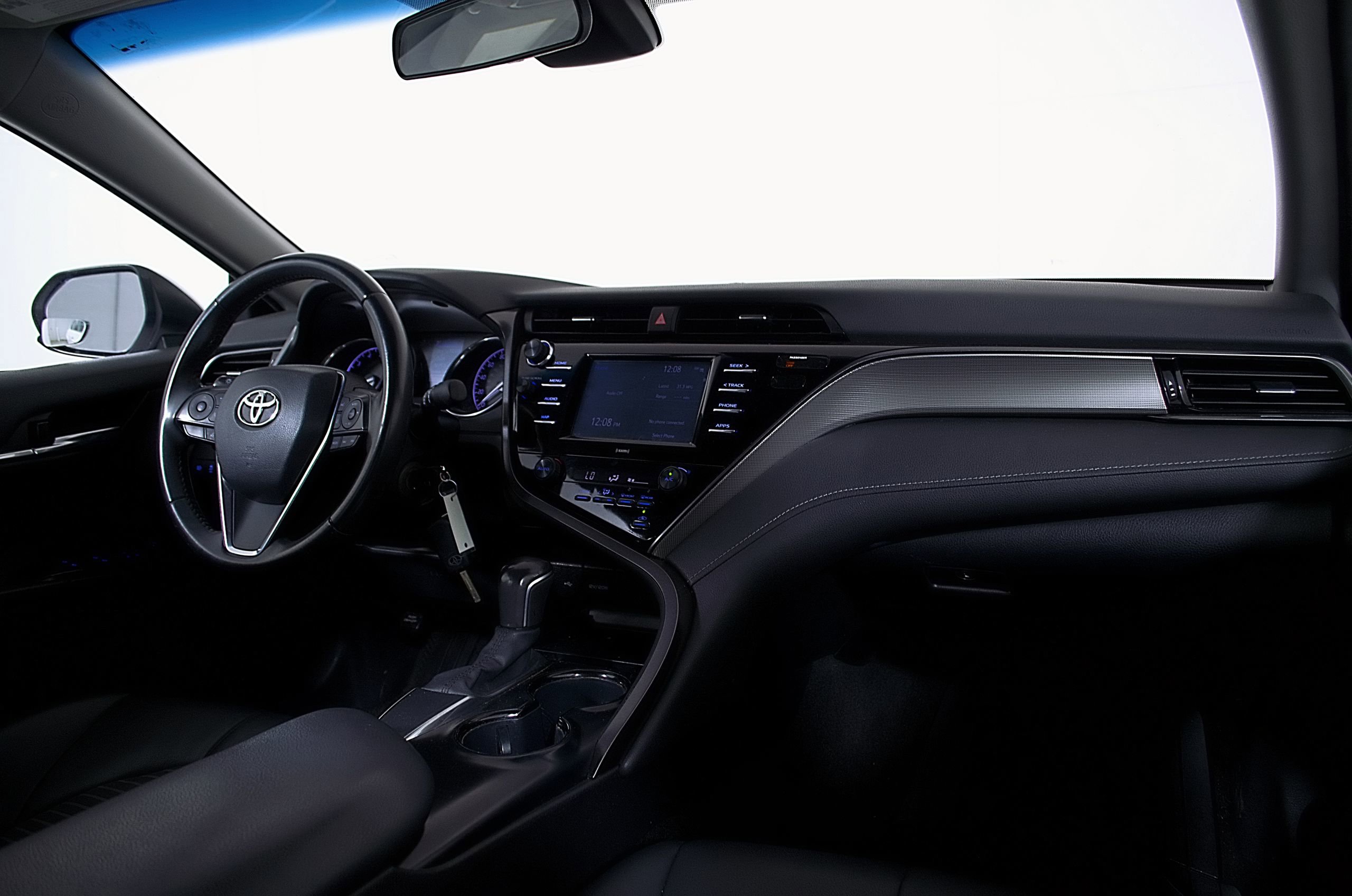 Used 2020 Toyota Camry SE FWD image 22