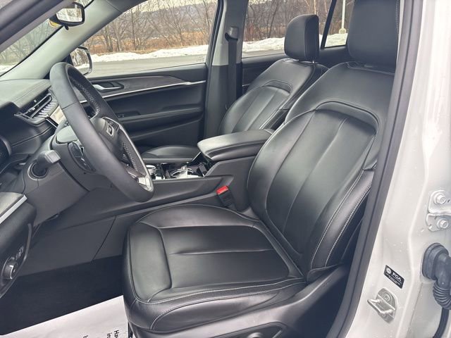 Used 2023 Jeep Grand Cherokee Limited AWD/4WD image 47