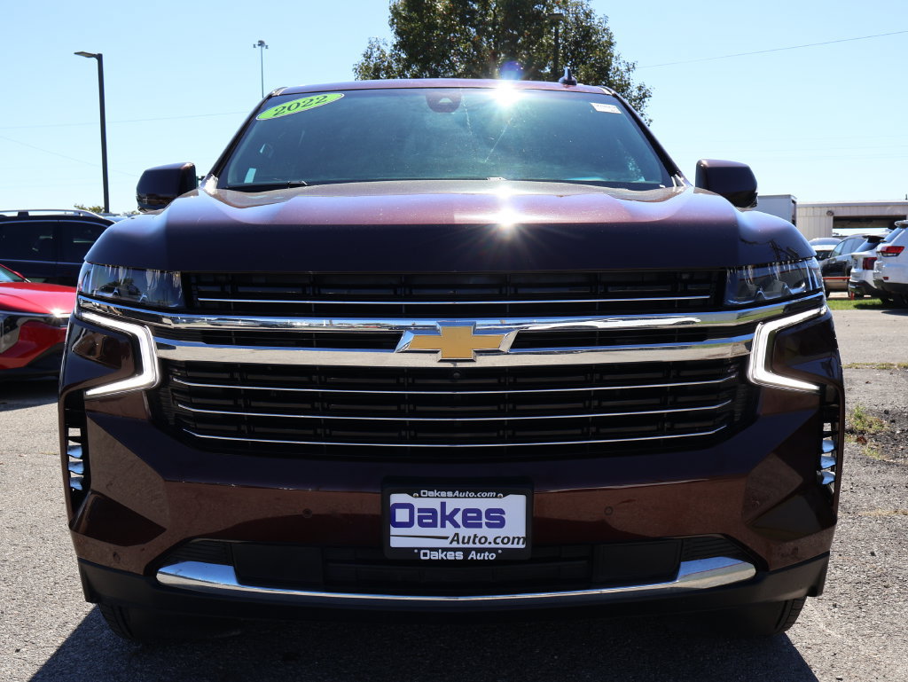 Used 2022 Chevrolet Suburban LT w/ Luxury Package AWD/4WD image 2