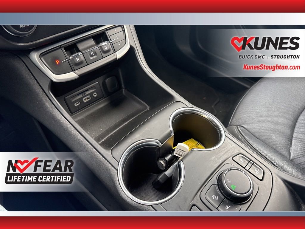 Used 2023 GMC Terrain SLT image 35