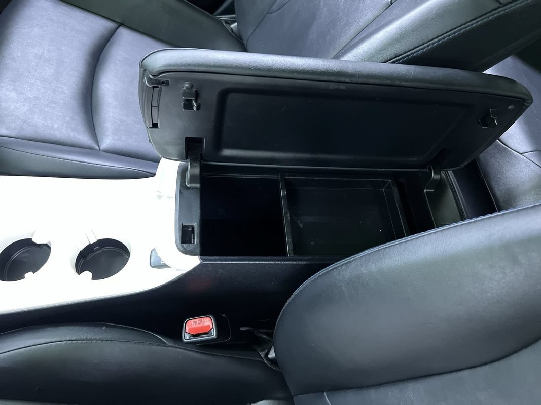 Used 2017 Toyota Prius FWD image 26