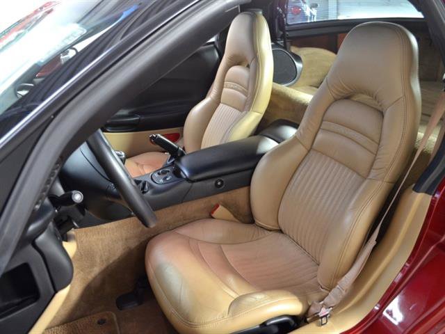 Used 2004 Chevrolet Corvette Coupe w/ Preferred Equipment Group image 10