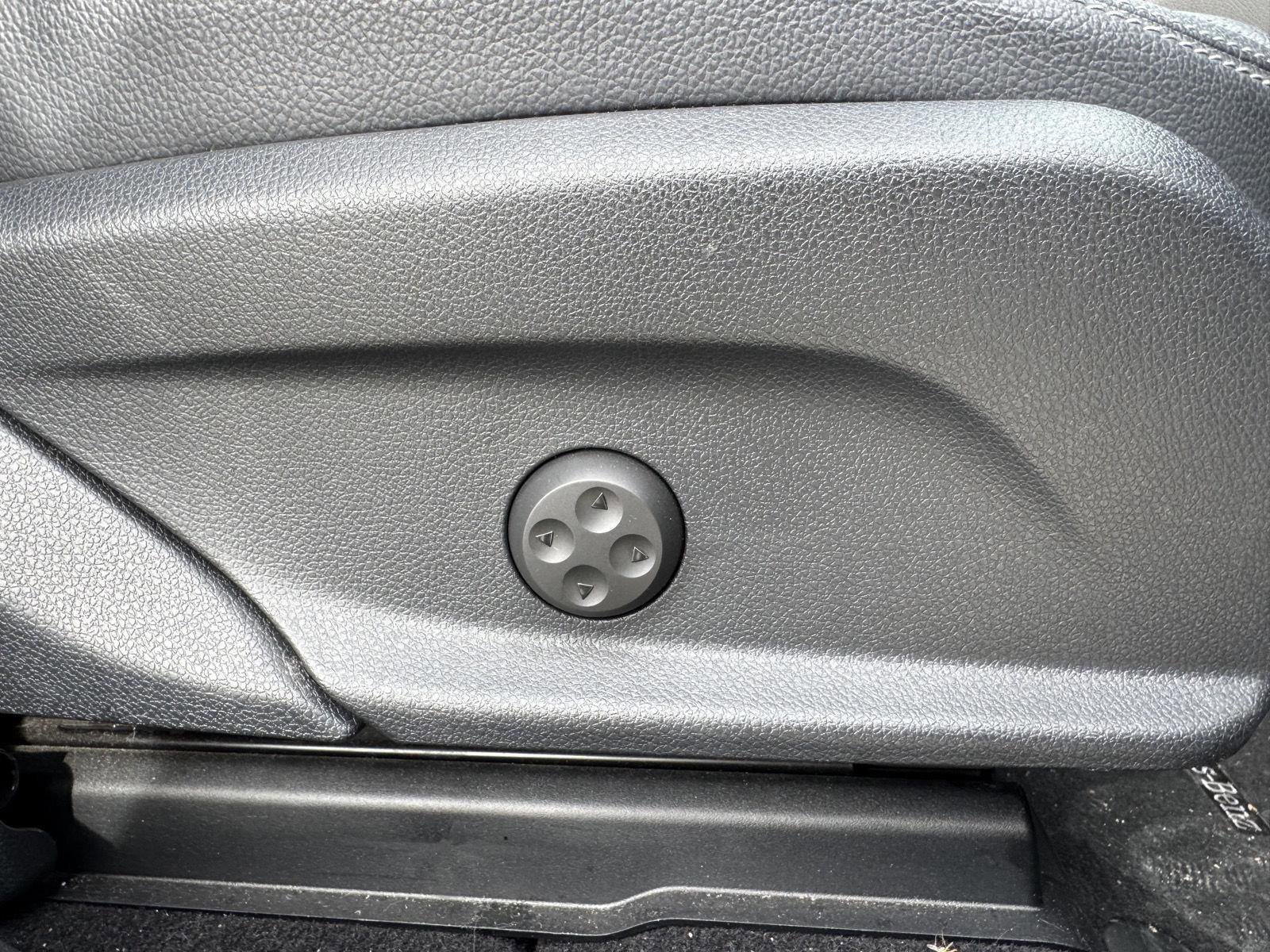 Certified 2022 Mercedes-Benz GLC 300 image 32