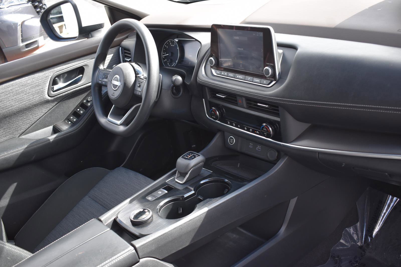 Used 2023 Nissan Rogue SV image 13