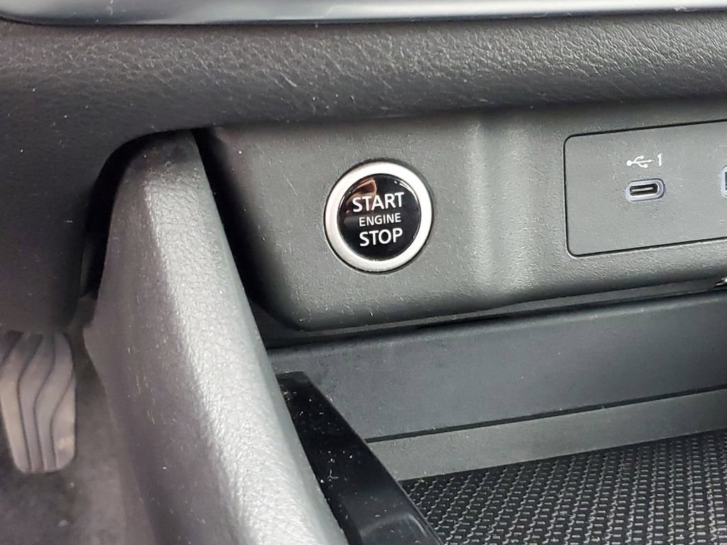 Used 2023 Nissan Rogue S AWD/4WD image 17