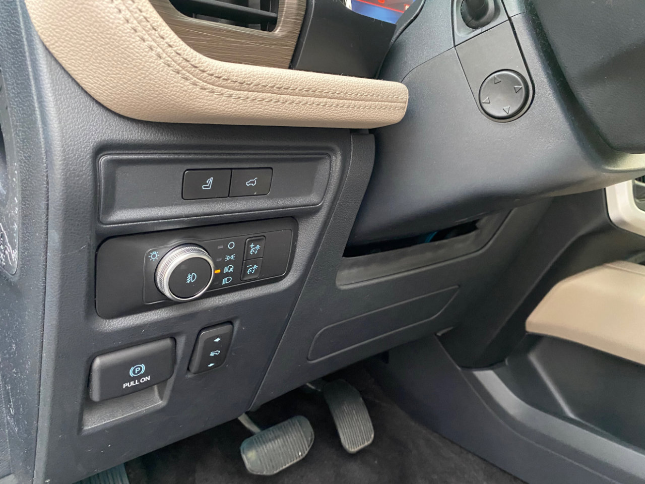 Used 2022 Ford Expedition Max Limited image 20