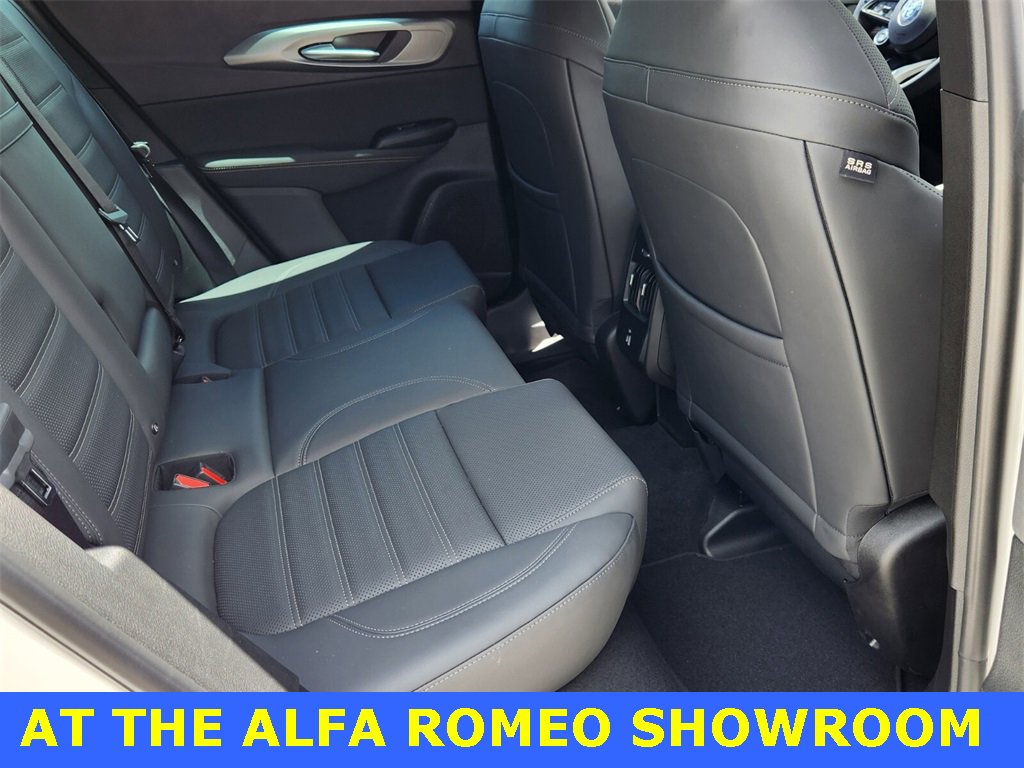 Used 2025 Alfa Romeo Tonale w/ Premium Package image 15