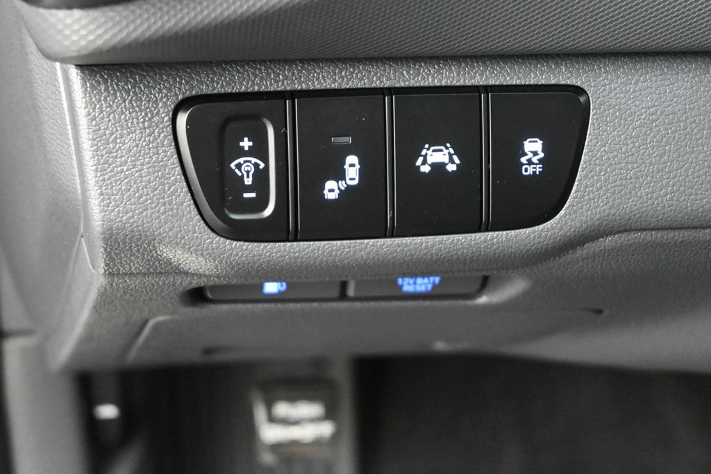 Used 2018 Hyundai Ioniq Limited w/ Limited Ultimate Package 03 FWD image 6