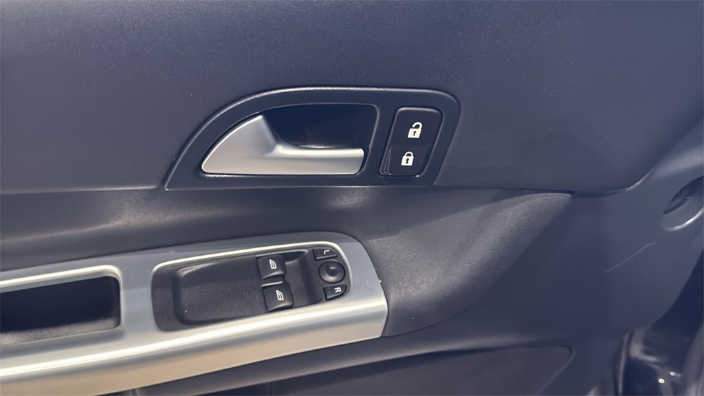 Used 2011 Volvo C30 T5 w/ Preferred Pkg image 17