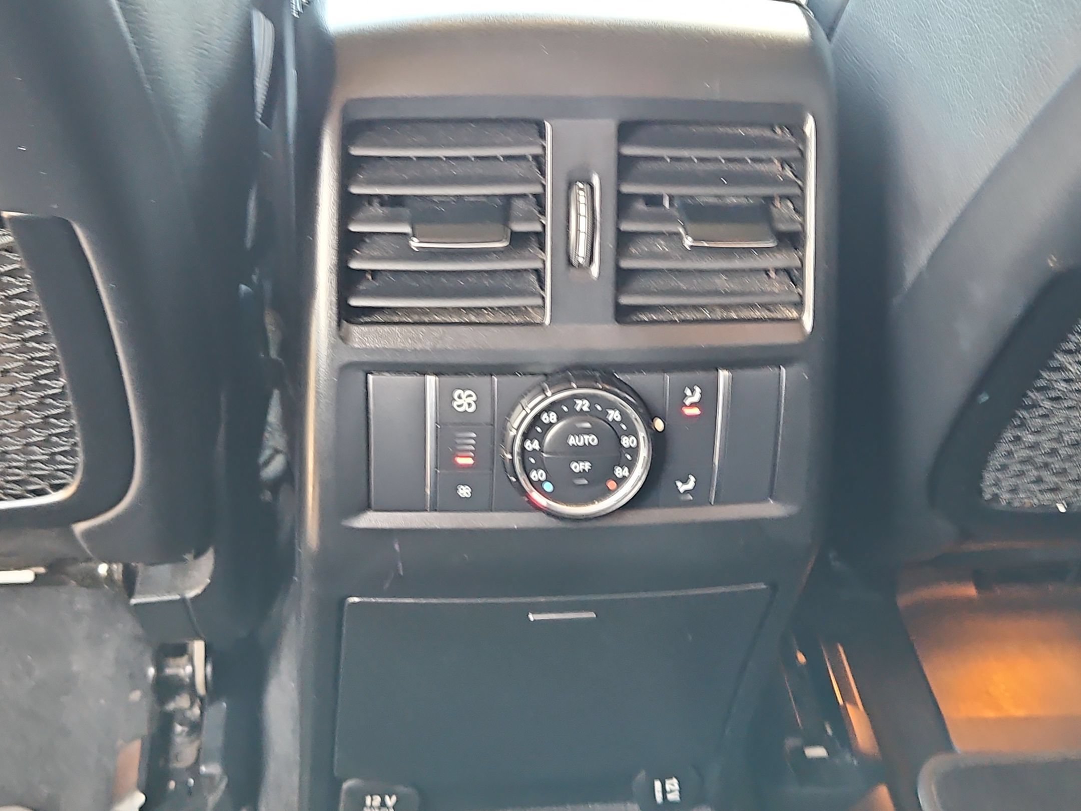Used 2016 Mercedes-Benz GL 550 4MATIC image 24
