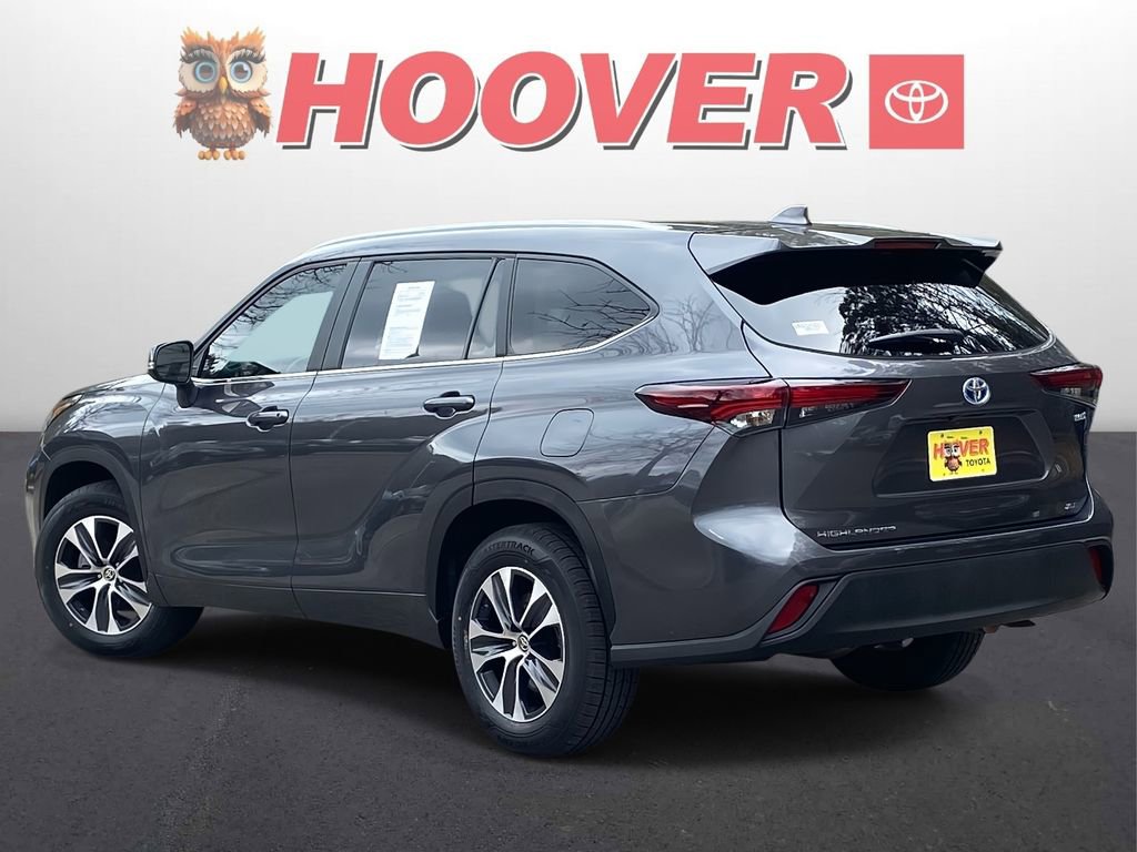 Used 2024 Toyota Highlander XLE image 5