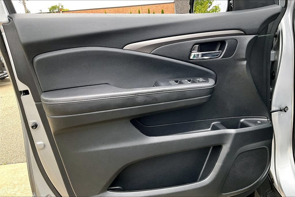 Used 2019 Honda Ridgeline Sport image 14