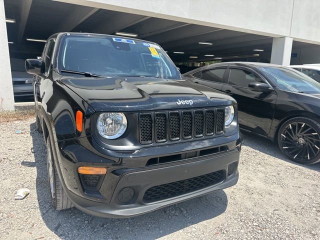 Used 2023 Jeep Renegade Latitude AWD/4WD image 2