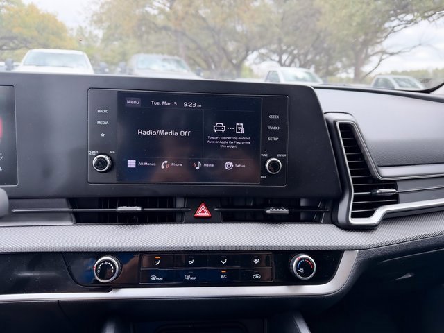 Used 2024 Kia Sportage LX image 12