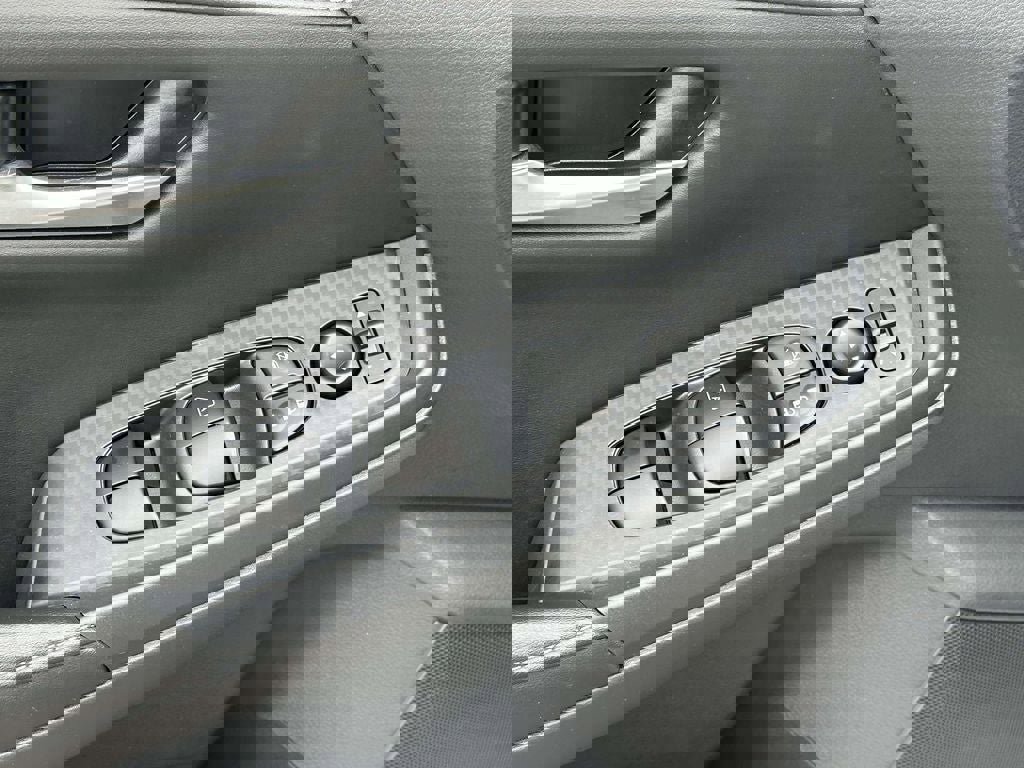 Used 2024 Nissan Sentra SV w/ Trunk Package FWD image 15