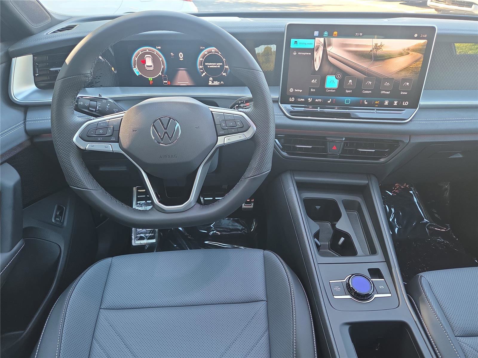 New 2025 Volkswagen Tiguan SE R-Line image 17