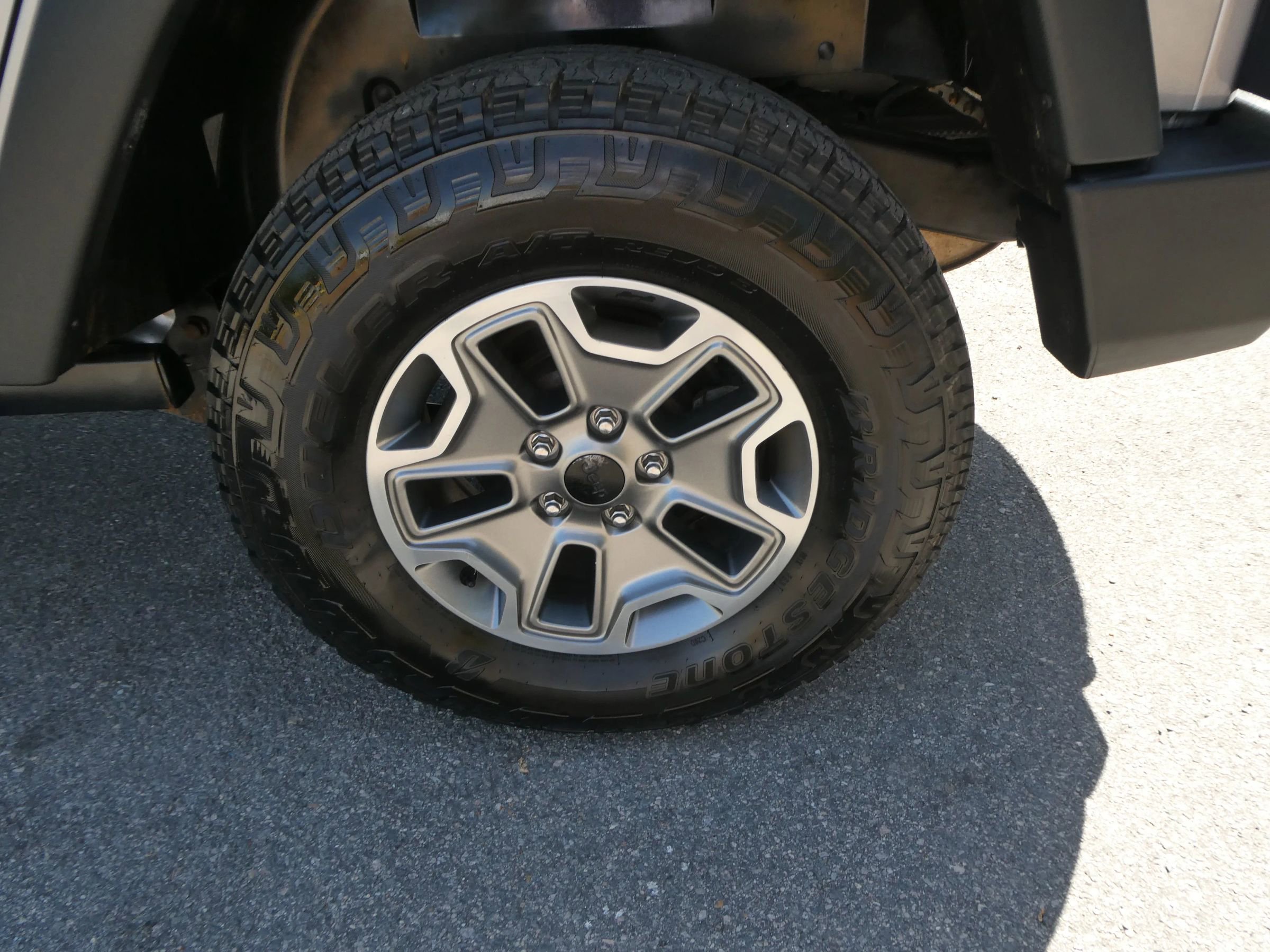 Used 2013 Jeep Wrangler Unlimited Rubicon w/ Connectivity Group AWD/4WD image 31
