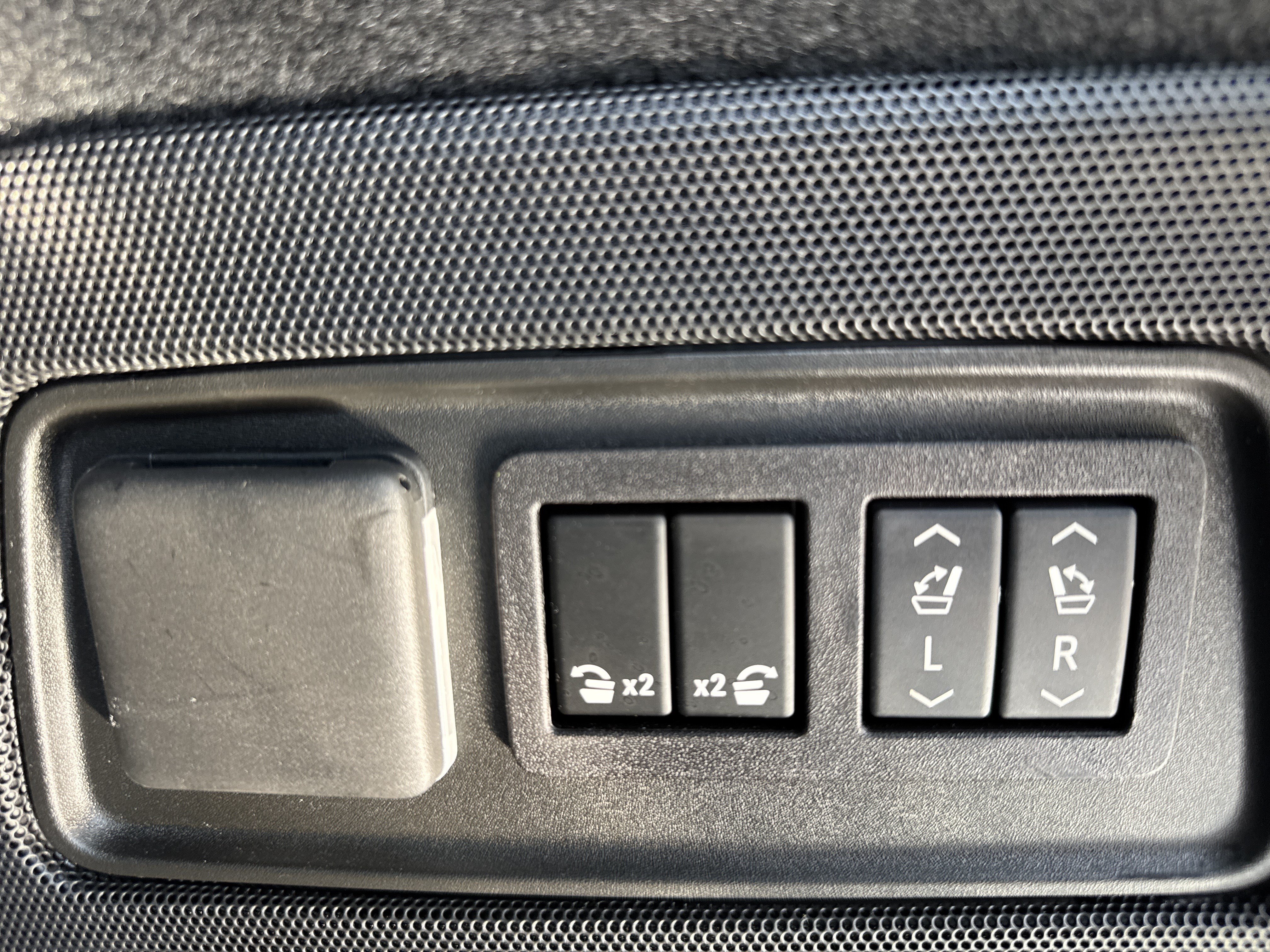 Used 2025 Cadillac Escalade V AWD/4WD image 39