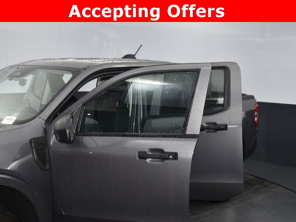 New 2025 Ford Maverick XL image 24