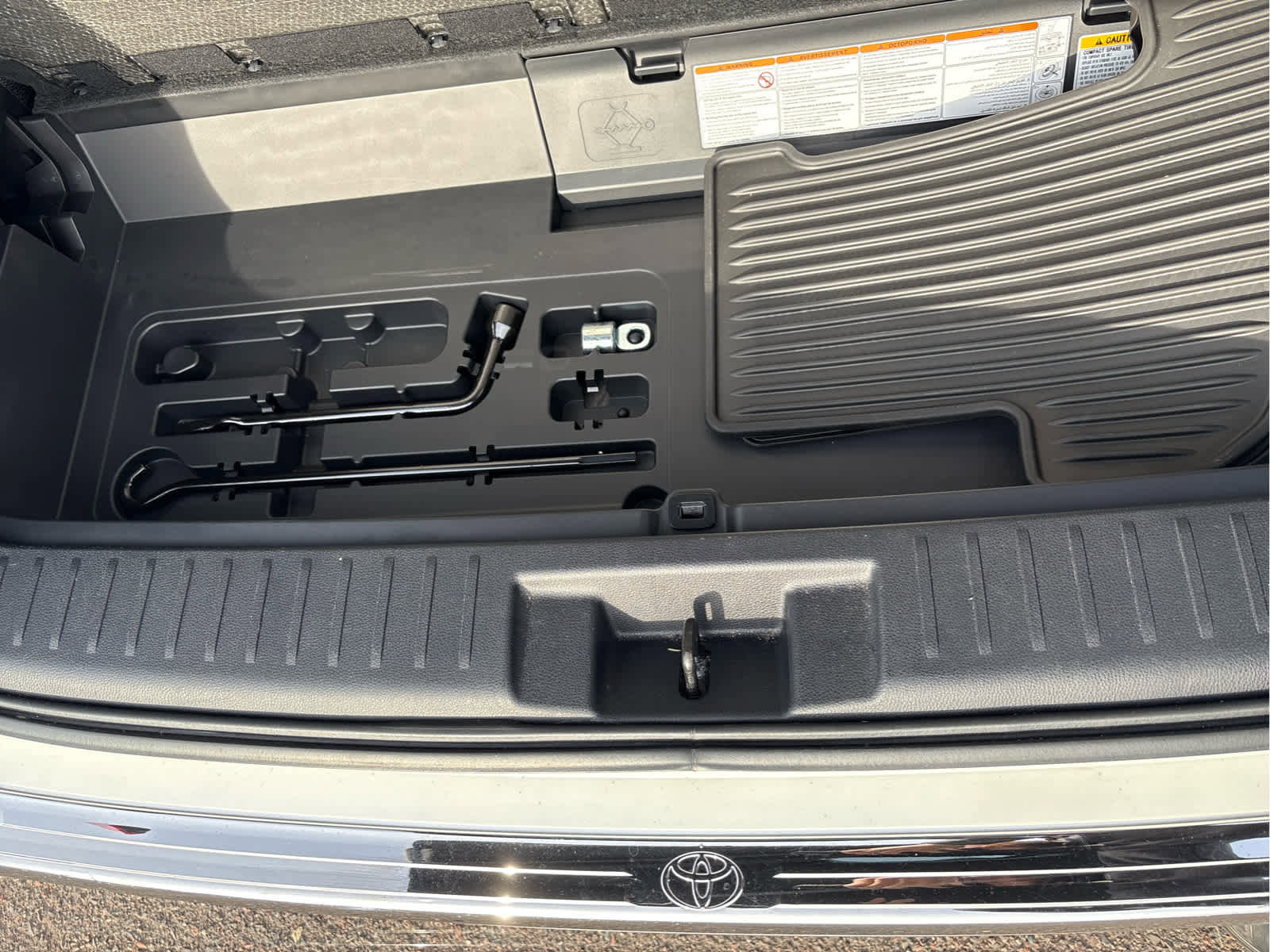 Used 2020 Toyota Highlander Limited image 9