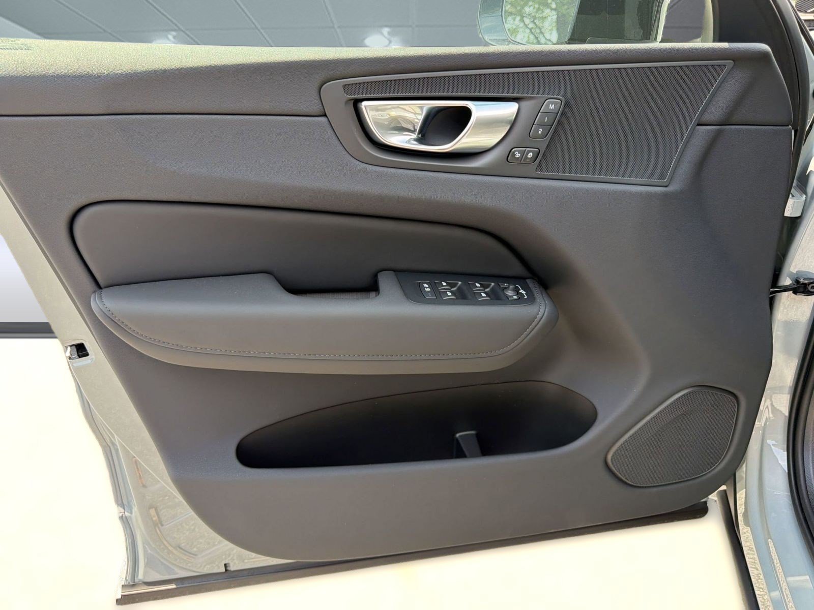 New 2026 Volvo XC60 B5 Plus w/ Climate Package AWD/4WD image 19