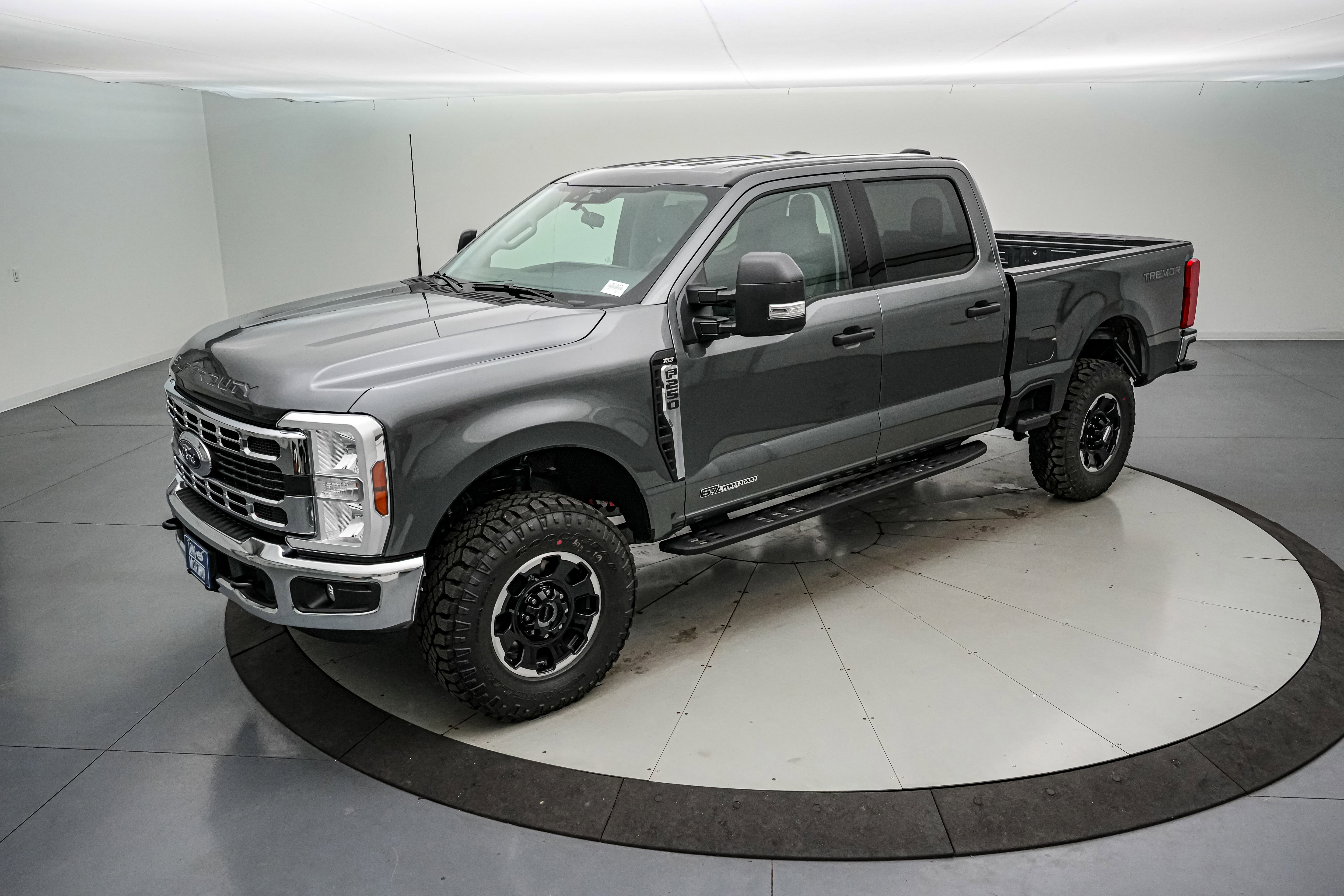 New 2026 Ford F250 XLT w/ Tremor Off-Road Package image 9