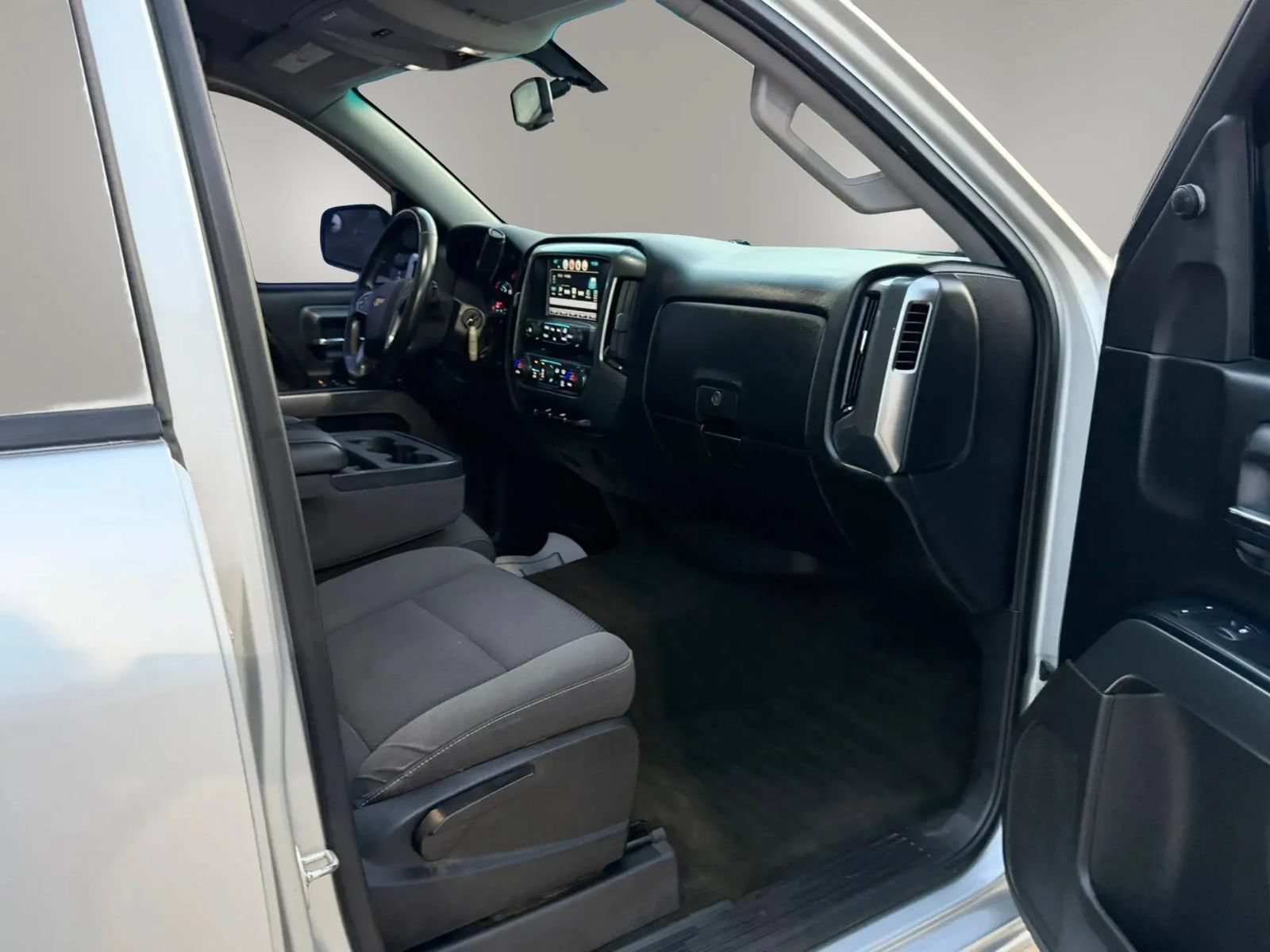 Used 2017 Chevrolet Silverado 1500 LT w/ All Star Edition AWD/4WD image 18