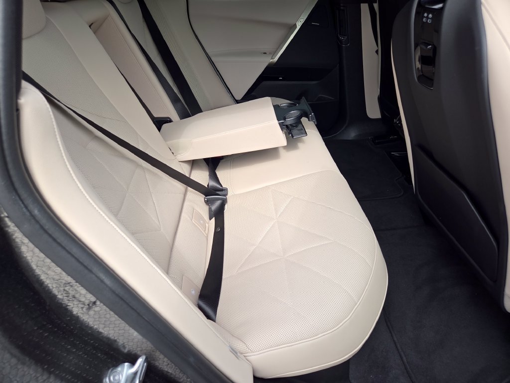 Used 2023 BMW iX xDrive50 w/ Premium Package AWD/4WD image 5