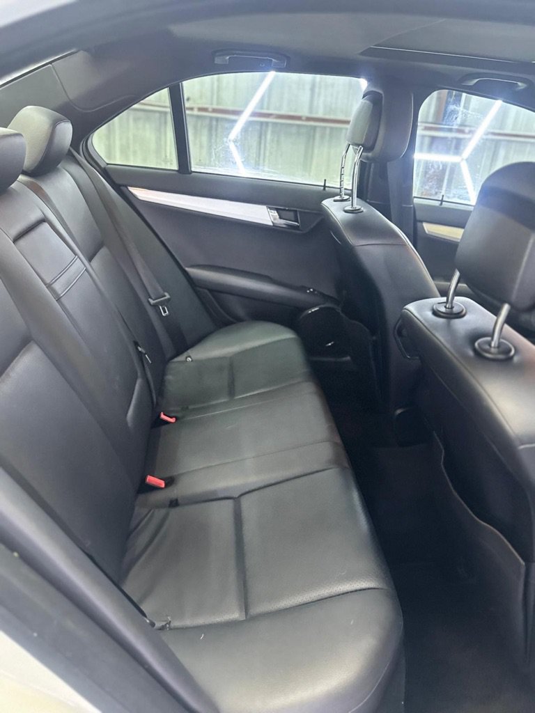 Used 2009 Mercedes-Benz C 300 Sedan image 39