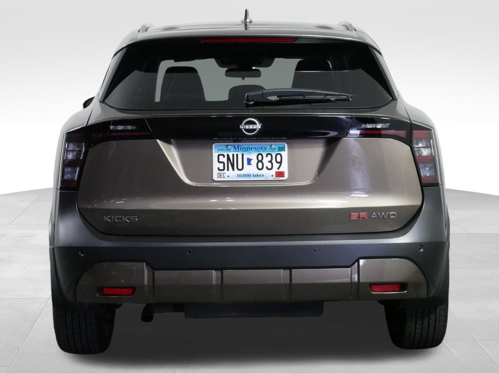 Used 2025 Nissan Kicks SR w/ SR Premium Package AWD/4WD image 9